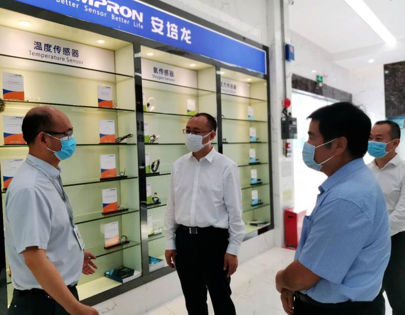 深圳市龙岗区委书记张勇、副区长陈广文一行莅临U乐国际官网调研指导